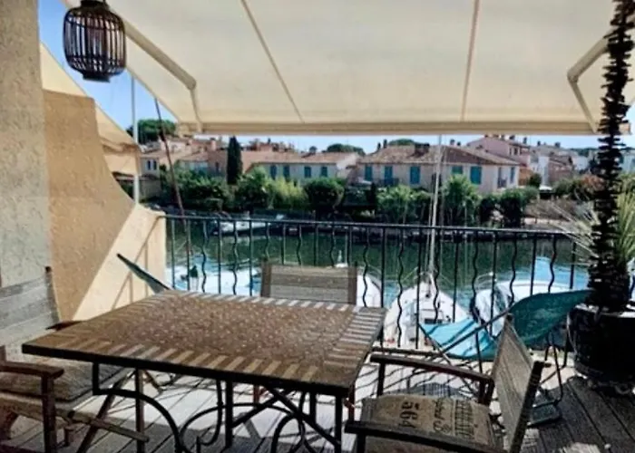 Terrasse Ensoleillee Sur Les Canaux * Grimaud